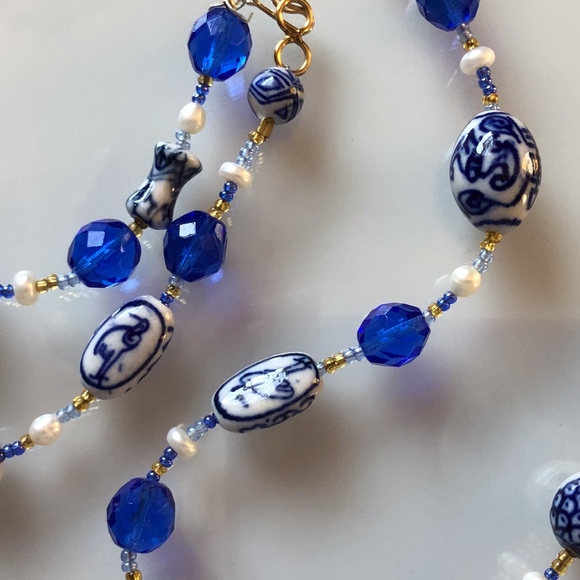 CHINESE BEADED NECKLACE - Picture 2 of 2